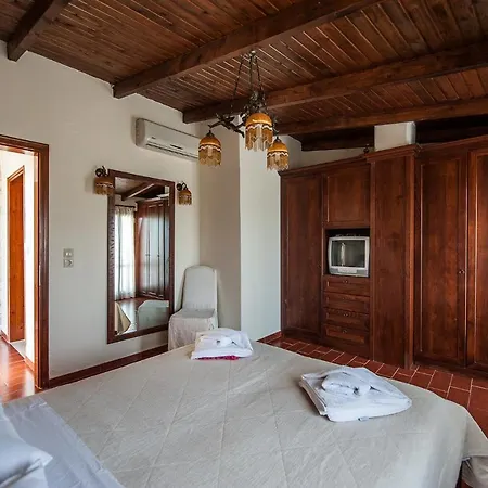 Villa Faye Vryses
